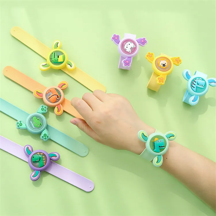 【发光手环】拍拍发光旋转陀螺儿童可爱卡通户外旋转发光玩具手表J1