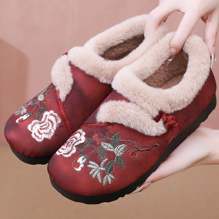老北京布鞋北京布鞋女棉靴加绒保暖妈妈绣花鞋防滑软底中老年短靴