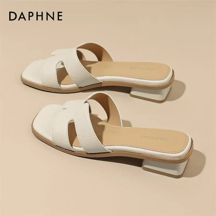 达芙妮一字拖女款夏季外穿时尚2025新款粗跟凉拖鞋h拖鞋海边沙滩