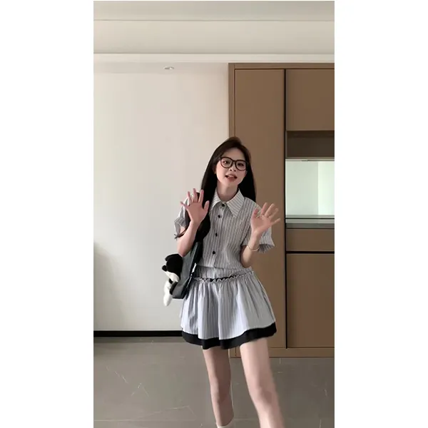 蓝色条纹衬衫女夏季小众设计宽松短袖休闲上衣小个子套装