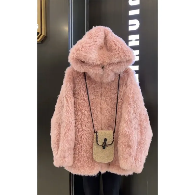 高级感时尚设计连帽软糯舒适保暖短外套2024秋冬新款显瘦长袖开衫