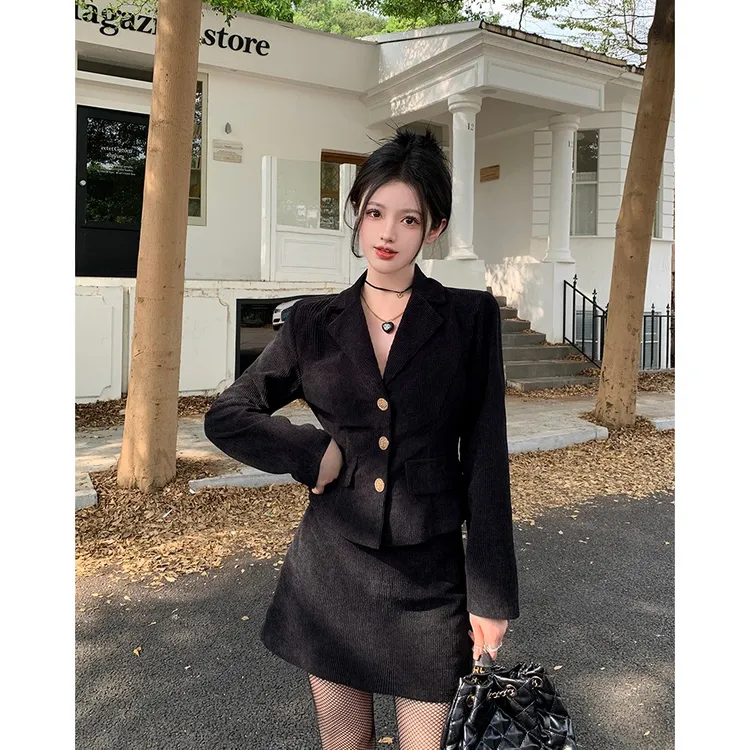 今年流行超好看小香风灯芯绒外套女2024秋冬时尚高级感高腰半身裙