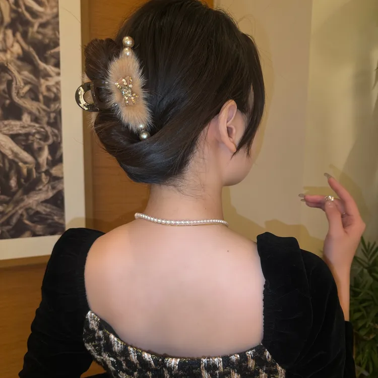 秋冬新款毛毛高档头发夹子蝴蝶结抓夹优雅气质发夹高级感头饰发饰