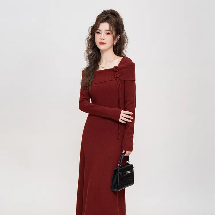 法式减龄花朵长袖打底针织连衣裙女秋冬新款高级感纯欲修身长裙子