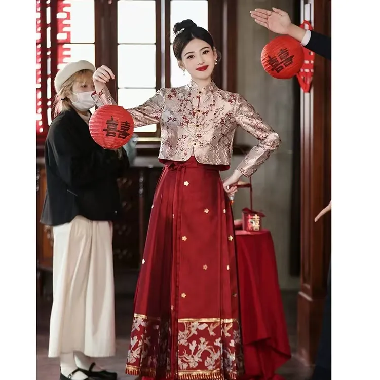 马面裙婚服套装2023新款敬酒服秋冬订婚服新中式新娘国风旗袍礼服