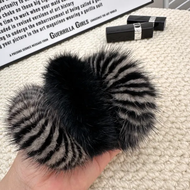 轻奢水貂毛毛手圈ins风真毛网红手圈女可爱毛茸茸头饰