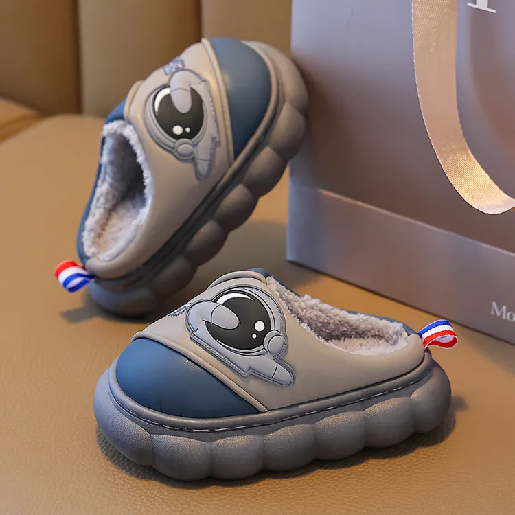 儿童棉拖鞋防滑耐磨软底加绒加厚保暖pu皮防水卡通太空男女宝宝鞋