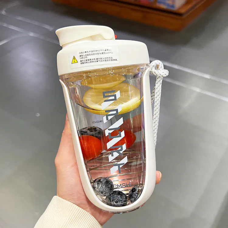 CMSH/草莓生活ins运动摇摇杯健身男女奶昔杯搅拌杯刻度便携水杯