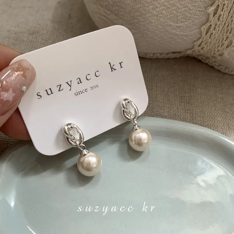 Suzyacc Kr 合金仿珍珠耳饰 气质扭结珠珠耳环小众设计女E2270