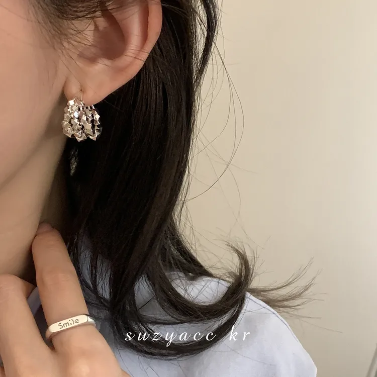SuzyaccKr合金耳饰时尚设计气质冷淡风耳钉圆弧耳环简约E2186