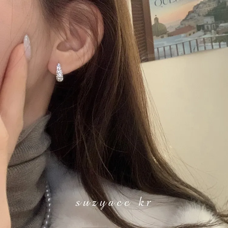 Suzyacc Kr 合金合成锆石耳饰 圈圈耳环气质轻奢时尚百搭E2403