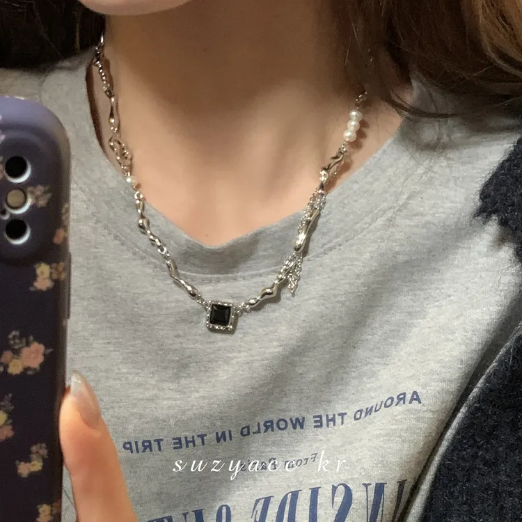Suzyacc Kr 合金项链 液态金属黑色方形项链百搭气质轻奢insX0878