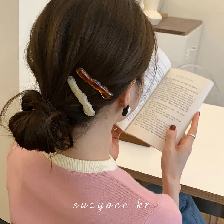 Suzyacc Kr不规则亚克力波浪发夹2022新款复古刘海夹气质F2188