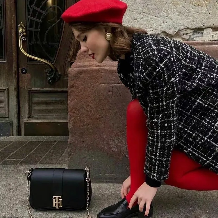 显瘦气质网红洋气时尚百搭韩版秋冬天鹅绒连裤袜修身休闲小香风