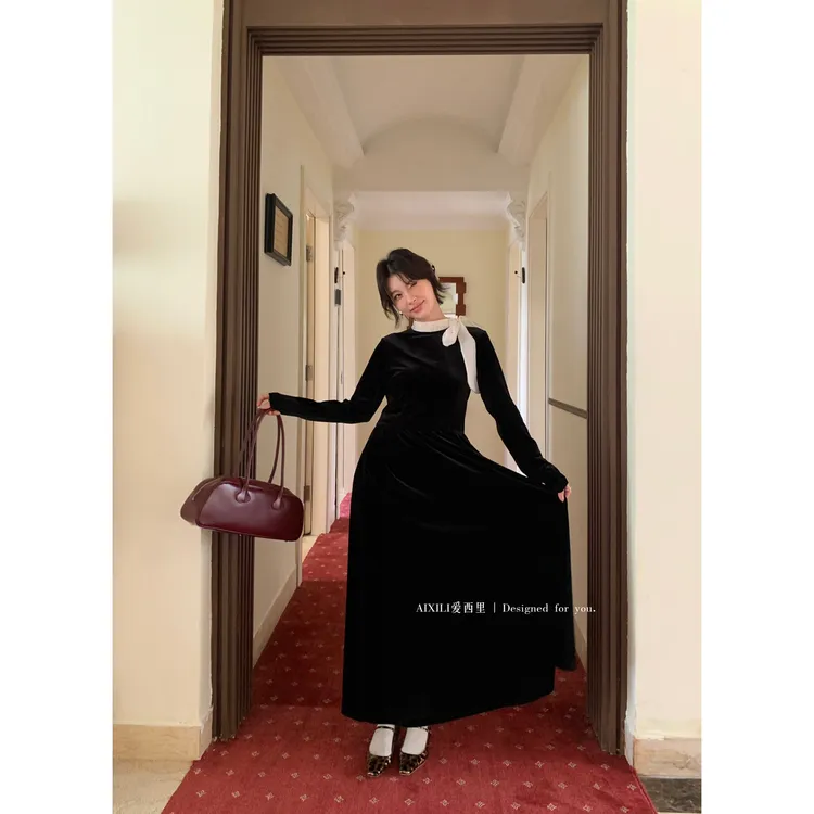 2024法式优雅赫本风系带蝴蝶结拼接设计垂感丝绒连衣裙  11856#