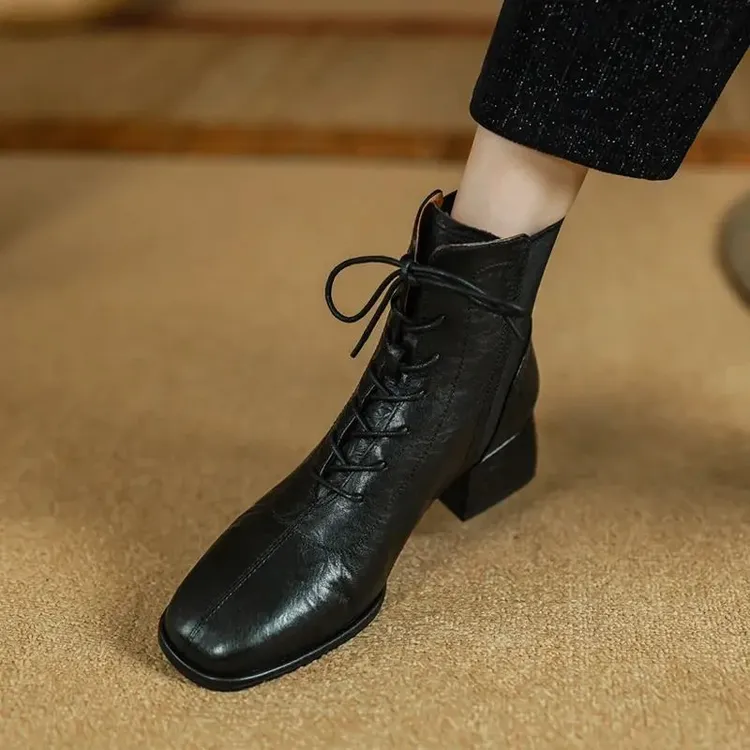 简约通勤中跟短靴女洋气褶皱真皮马丁靴百搭系带法式方头羊皮靴子