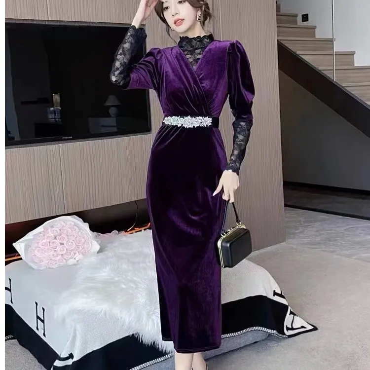 2025秋款高级感蕾丝打底衫+轻奢丝绒修身连衣裙时尚套装2505
