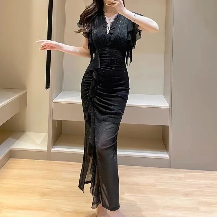 黑色连衣裙高级感气质轻奢修身V领荷叶边褶皱开叉中长裙61136