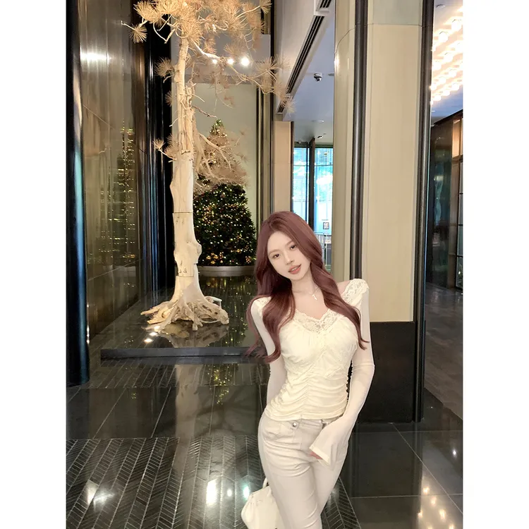 冬季新款甜美风V领褶皱修身显瘦设计感蕾丝打底衫内搭可外穿女装