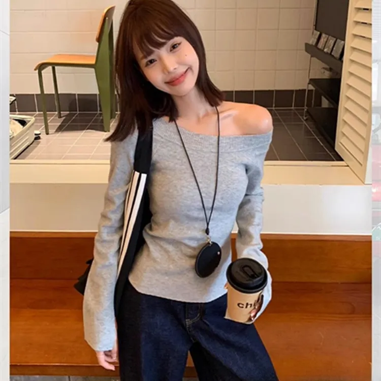 冬季新款时尚百搭休闲慵懒风一字斜领褶皱修身型设计长袖毛针织衫