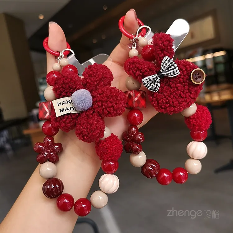 毛绒小兔花朵圆珠手机链挂绳高级感手腕手机壳高端串珠手提链短款