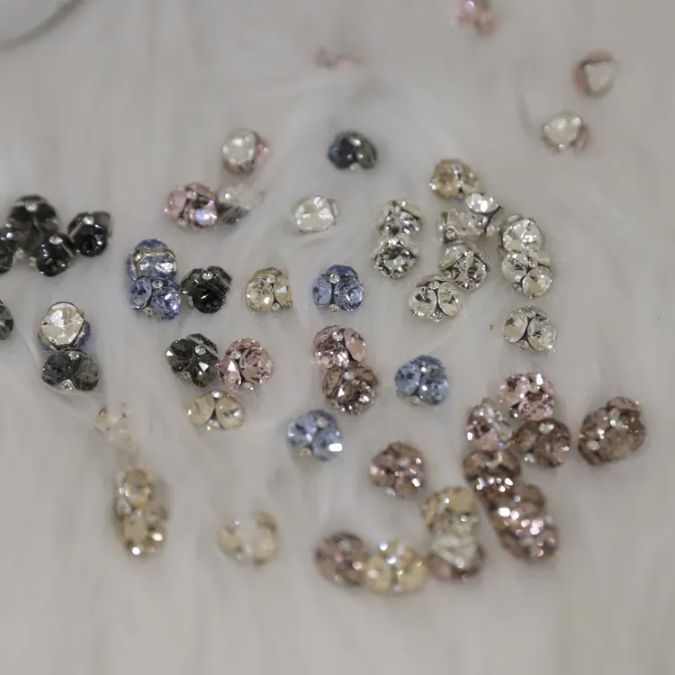 新款金色堆堆钻美甲饰品金属钻饰组合三颗堆堆钻穿戴甲指甲钻圆钻