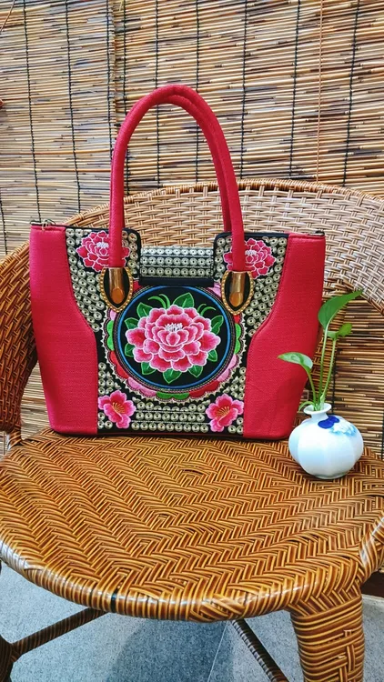 民族风刺绣斜挎包拎包