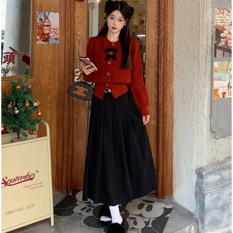 大码秋冬亮晶晶蝴蝶结新年红时尚开衫毛衣+百褶长款半身裙