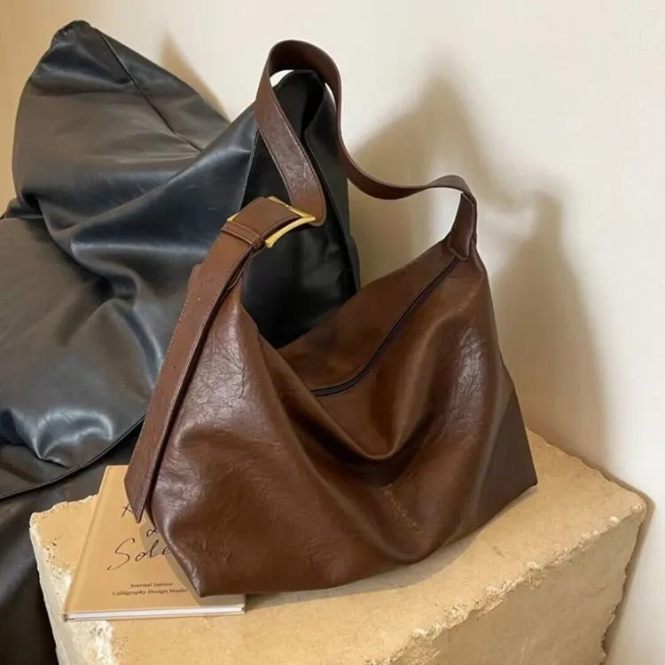 大容量ol通勤包包女2025新款潮春季时尚复古托特包百搭休闲斜跨包