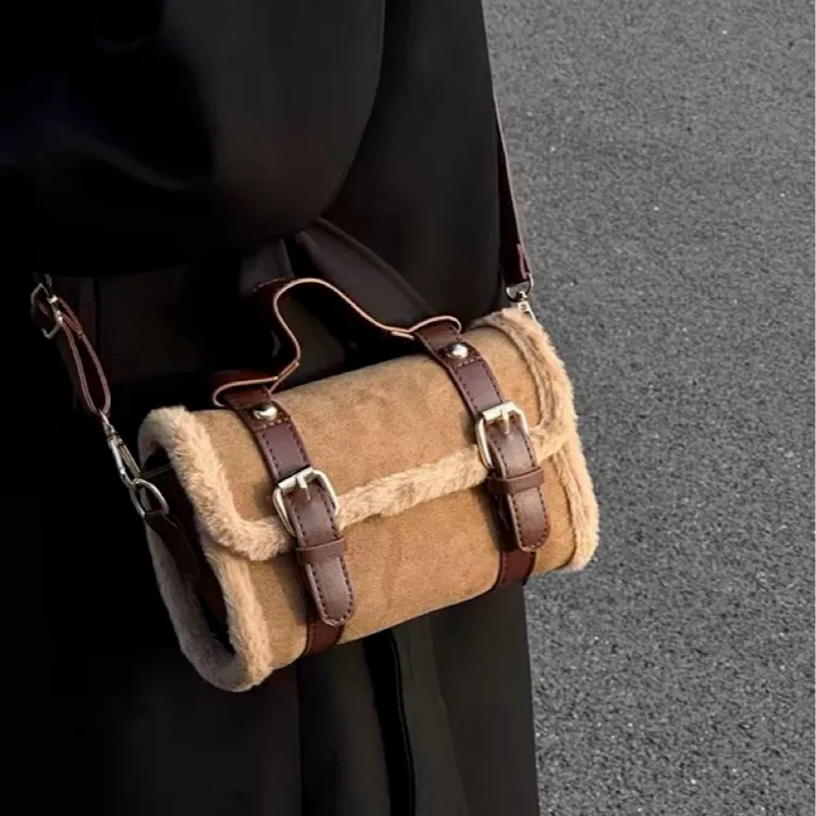 秋冬女士包包2025新款高级感ins小众毛毛包剑桥包高级通勤斜挎包