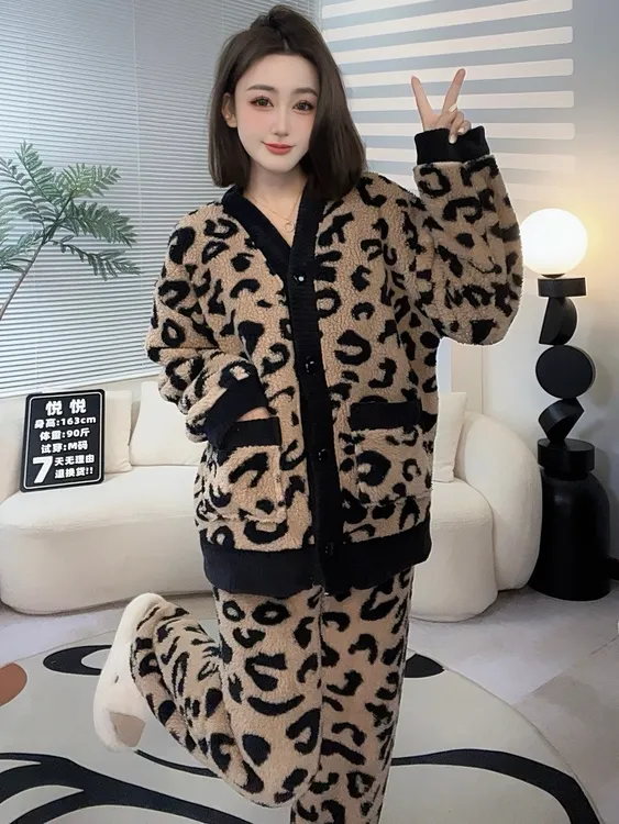 珊瑚绒睡衣女款加厚加绒保暖半边绒家居服宽松套装冬天可外穿