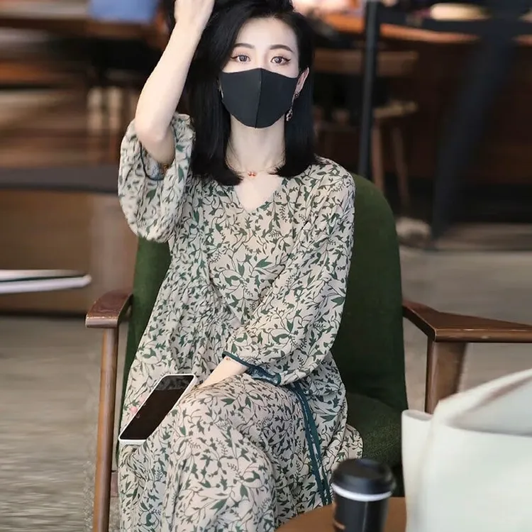 2025夏季新款女装复古微胖MM洋气碎花裙收腰网红时尚炸街新款女装