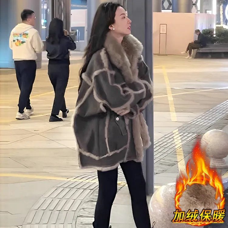 加绒加厚时尚皮毛一体外套女2024年冬季新款小香风宽松保暖大衣潮