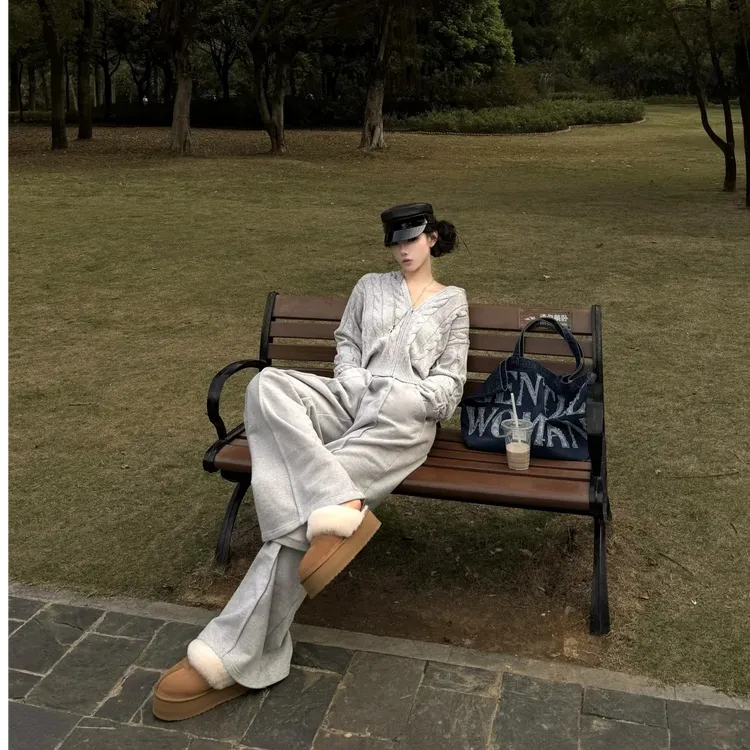 2024秋冬新款时尚针织开衫气质休闲百搭洋气长袖设计感温柔上衣女