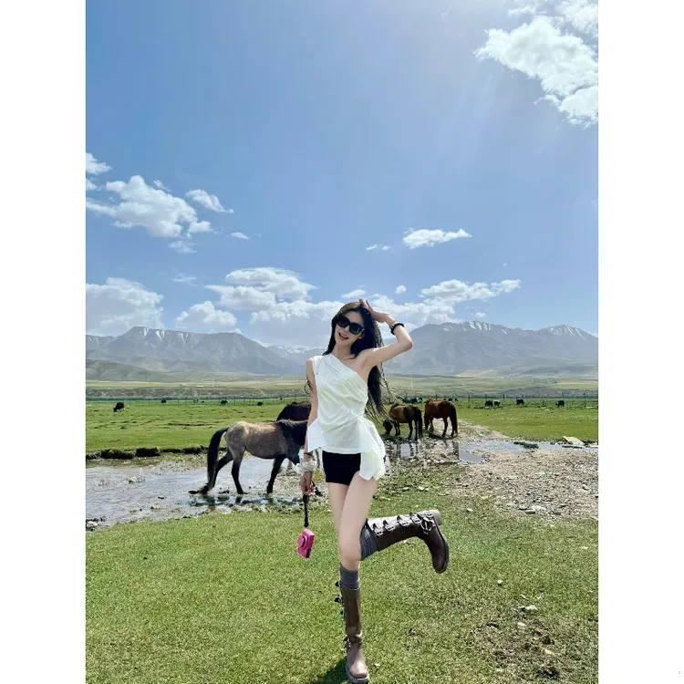 高腰热裤女2025夏季性感露背不规则搭背心斜肩收腰荷叶边T恤上衣