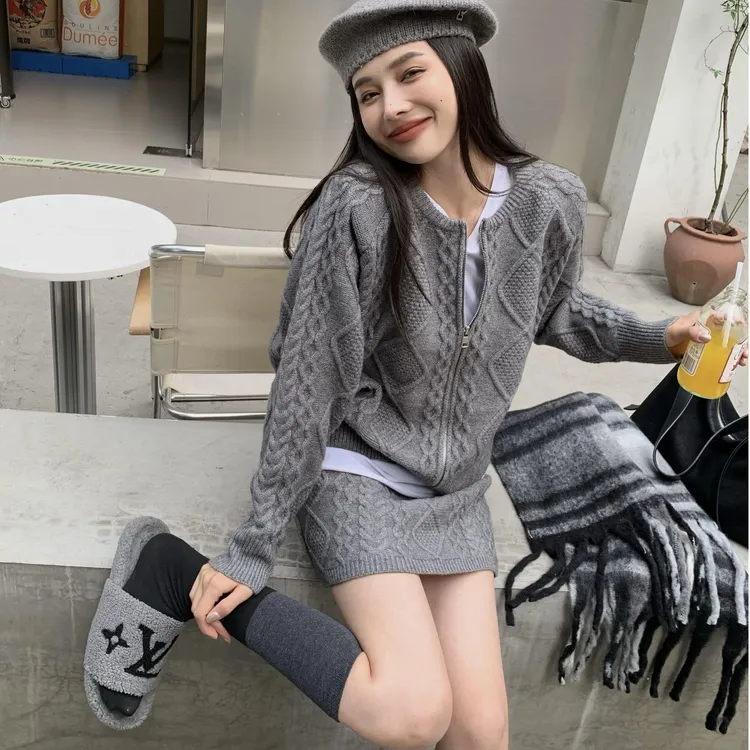 2025春季新款时尚套装气质休闲针织洋气休闲百搭长袖毛衣慵懒风