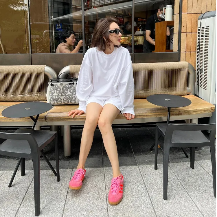 时尚休闲运动穿搭套装白色宽松长袖T恤女夏季新款高腰短裤两件套