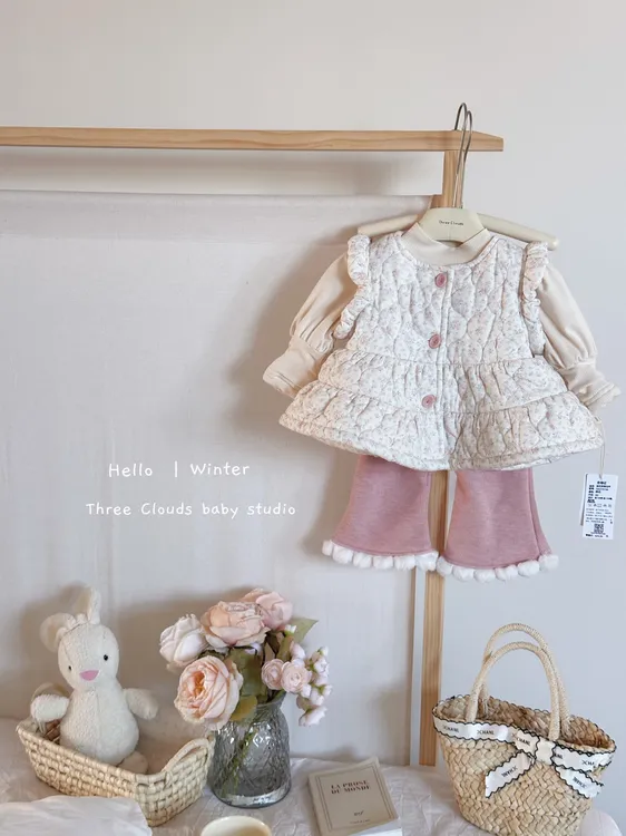 三小朵2236秋冬新款女宝宝加绒碎花马甲套装加绒打底衫绗棉外出服