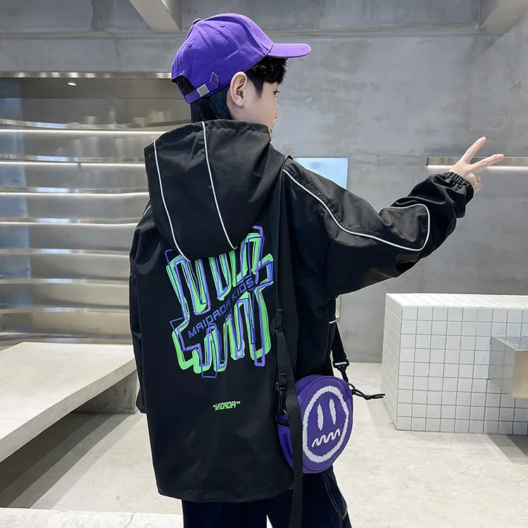 儿童装男童秋装外套春秋款2025新款冲锋衣中大童男孩帅洋气秋季潮