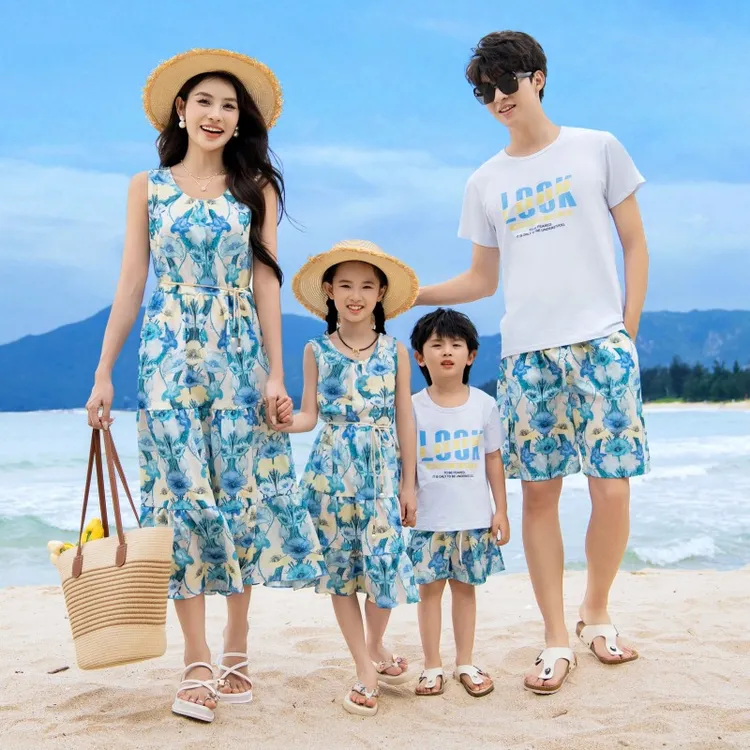 沙滩洋气母女连衣裙夏季新款时尚亲子装一家三口四口短袖家庭套装
