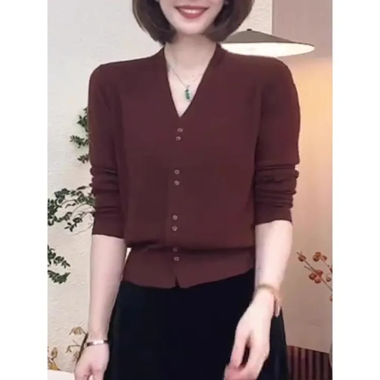 安可拉红v领针织开衫女士2025新款秋季内搭打底毛衣洋气减龄上衣