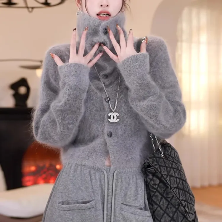 高级感灰色高领毛衣女早秋季慵懒风软糯宽松短款针织开衫外穿上衣