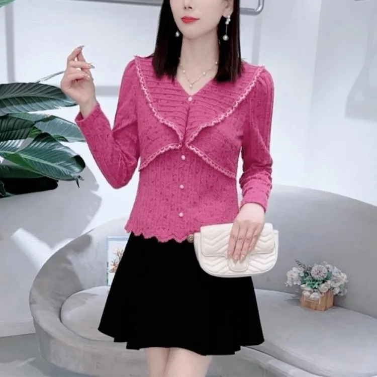 大码v领长袖衬衫女士秋季2025新款减龄洋气妈妈高端蕾丝打底上衣