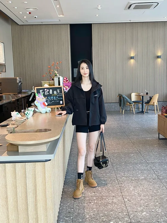 秋季韩版休闲宽松户外防水防风连帽冲锋衣