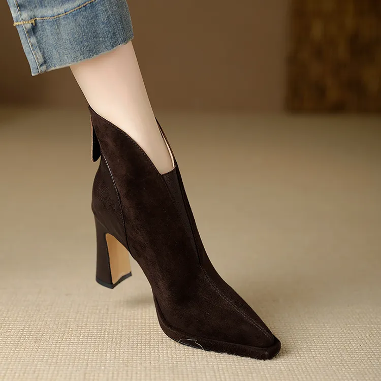 小个子手工女鞋9cm~时尚尖头高跟短靴女秋冬加绒粗跟短筒时装鞋子