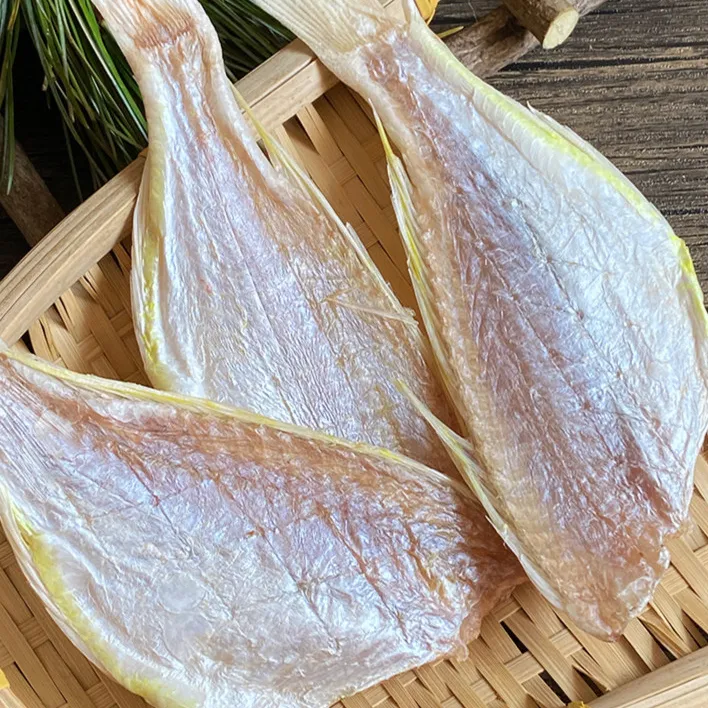 大红杉鱼干博贺港码头渔民自晒鱼干货特产海鲜鱼干焖肉咸香鱼干