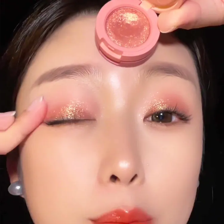 网红爆款三色眼影盘日常淡妆大地色粉色系亮晶晶细闪新手一抹成型