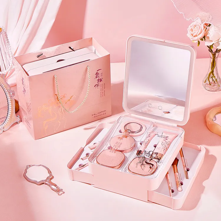 HLOFF一鹿相伴彩妆套盒情人节生日送女友化妆镜全套圣诞彩妆礼盒