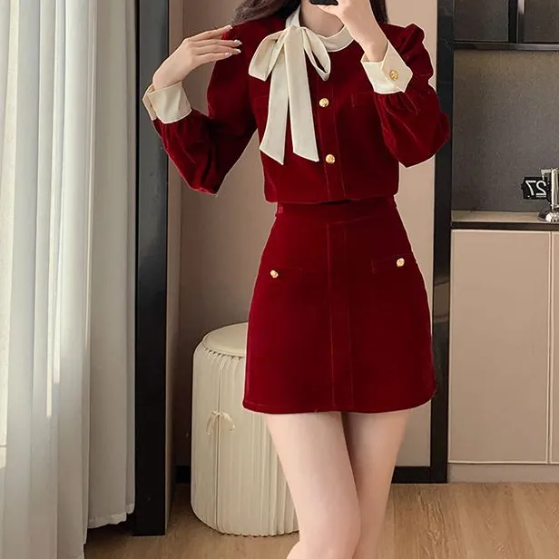 2025小香风套装裙秋冬新款蝴蝶结修身高级金丝绒上衣半身裙两件套