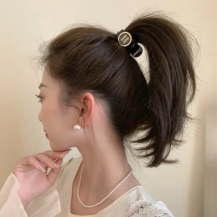 合金字母丸子头高马尾抓夹小香风发夹后脑勺发卡简约优雅气质头饰